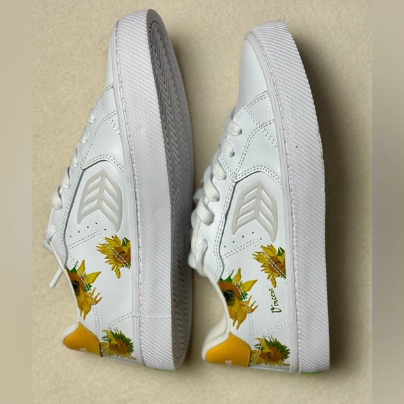 Cariuma x Van Gogh Limited Edition Vegan Leather Spring Sneaker Womens Size 9 - Picture 4 of 8